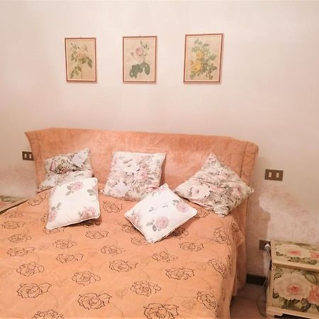 Ferienwohnung Casa Gisela Desenzano del Garda Exterior foto